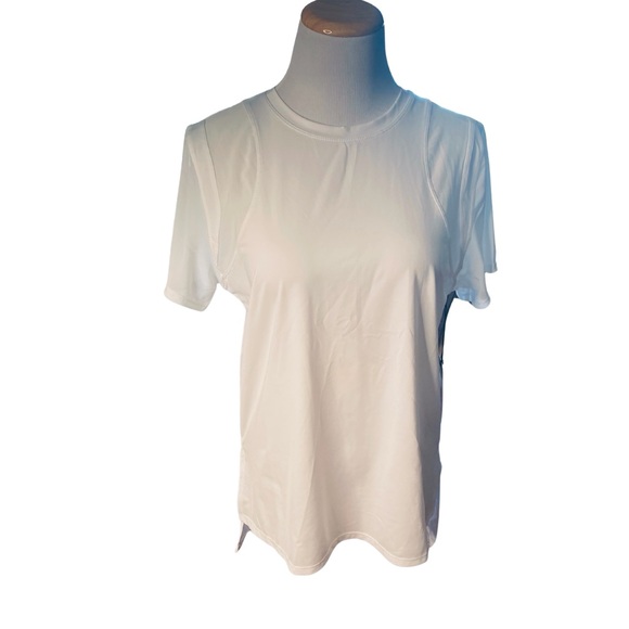 Tail Tops - Tail women’s athletic top - size L - NWT